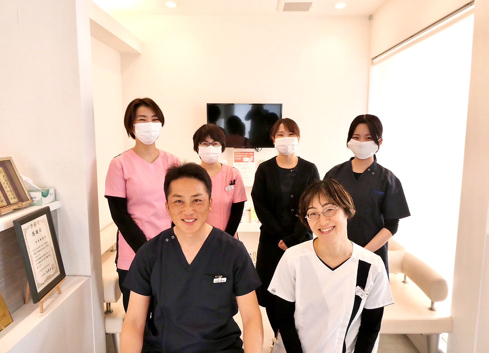 いはら歯科医院のスタッフ集合写真
